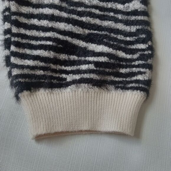J.O.A. Off White and Black Zebra Print Eyelash Knit Cropped Pullover Sweater - Picture 12 of 15